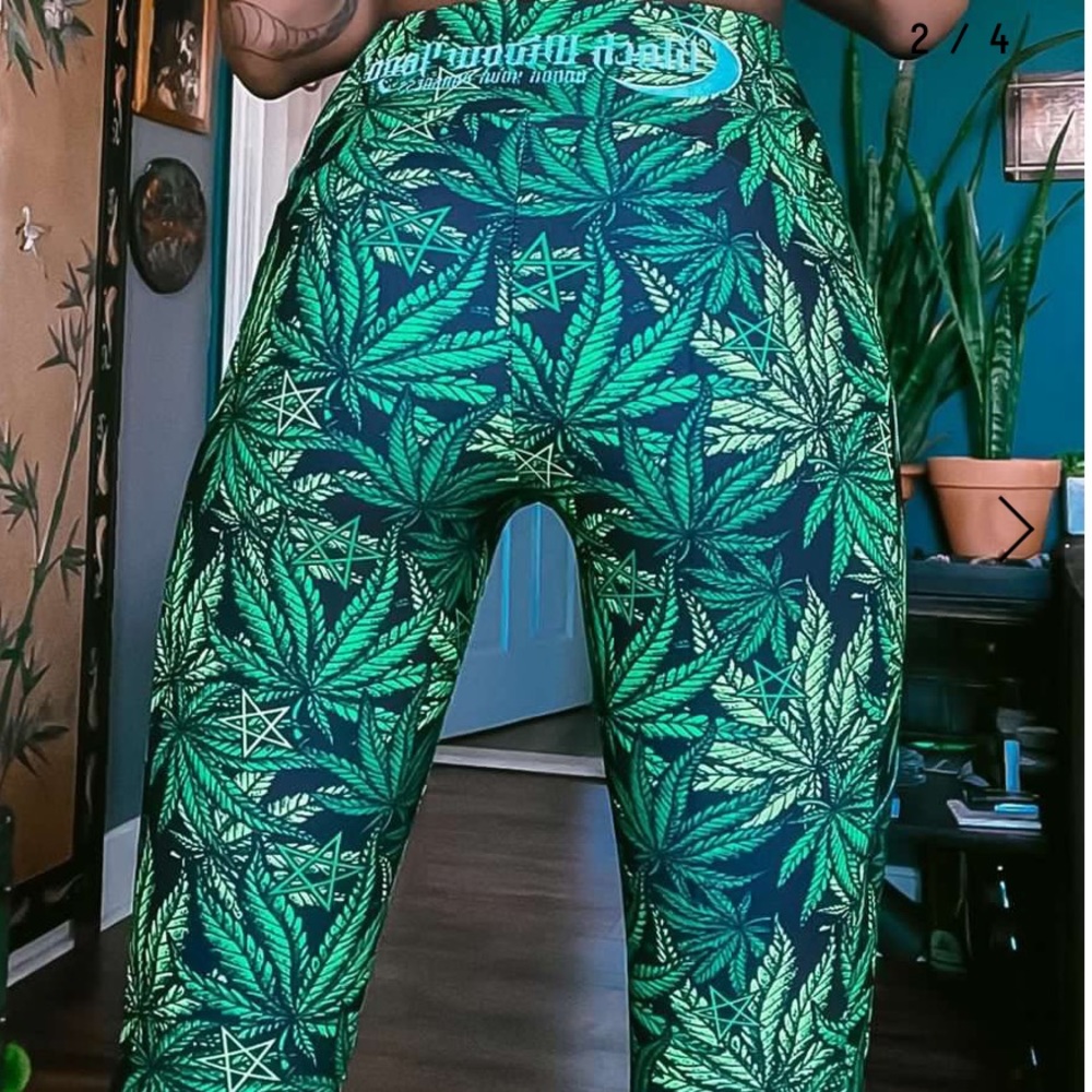 Cannabis Print Yoga Leggings